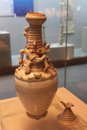 福州海关缉私文物首次展出 精选展品以瓷器为主