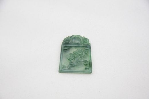 105号拍品：老坑玻璃种龙牌   起拍价：0元   市场价：6000元