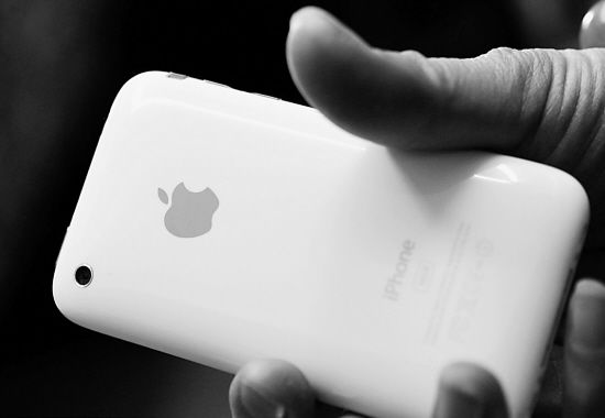 白色珍藏版IPHONE。