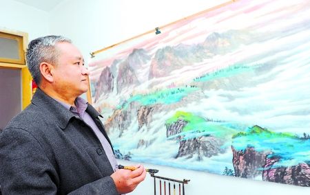 老矿工自学美术办画展：圆他的画家梦