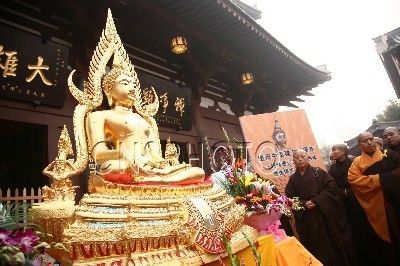 四川寺庙首次供奉泰国诗琳通公主所赠佛像
