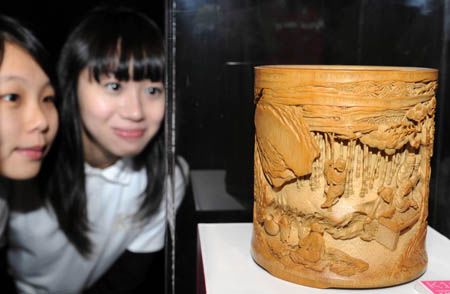 竹木雕刻大师洪建华香港举办竹雕艺术展