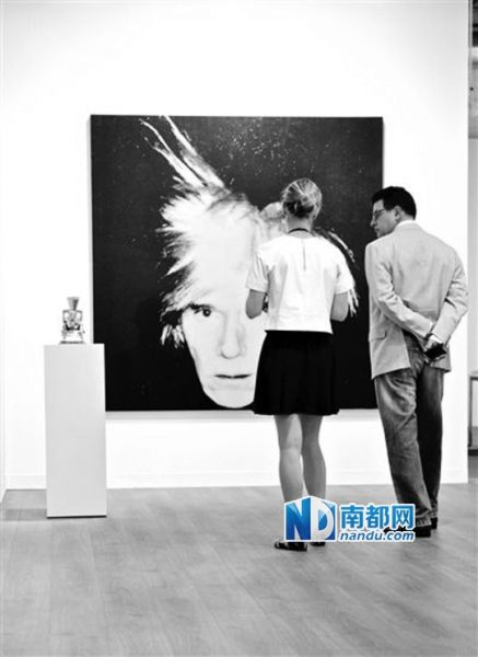 沃霍尔《自画像》巴塞尔艺博会预展夺魁