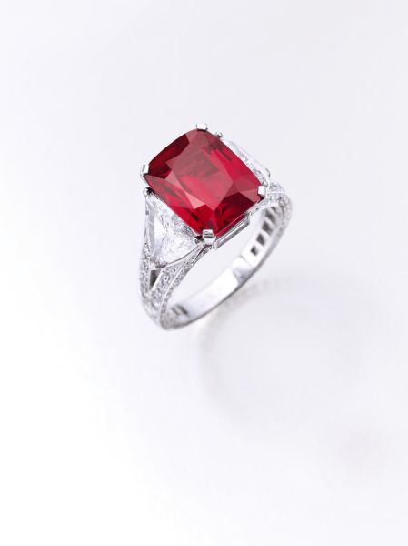一枚罕见的格拉夫红宝石上拍日内瓦苏富比