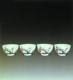 图为清光绪粉彩桃花纹小盅四件