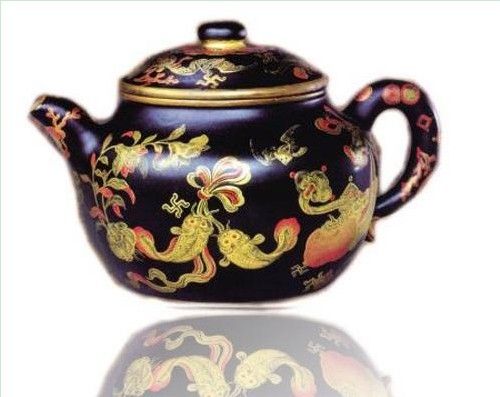 宜兴窑紫砂黑漆描金吉庆有余壶