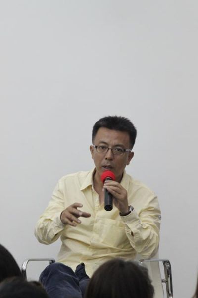 刘小东在回答观众提问