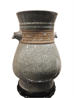 现代龙泉青瓷作品。