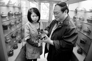 温州壶痴养了1600把紫砂壶(图)