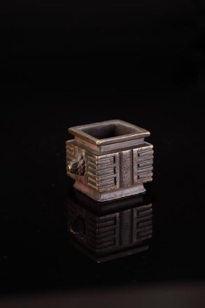 清 铜双狮耳琮式炉