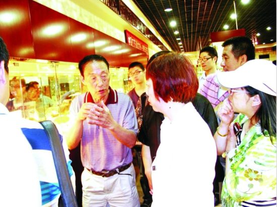壶小乾坤大 大师讲紫砂壶收藏