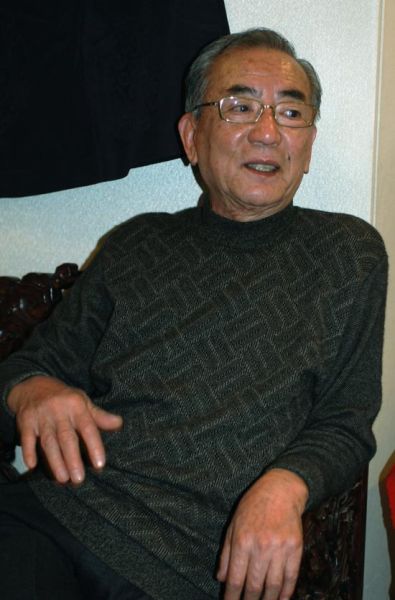 黑冠宇：鼻烟壶中日月好