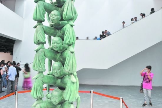 《无限柱》正面局部