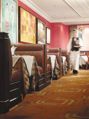 精美艺术品为酒店增添艺术气质。