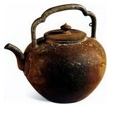 中国最早紫砂壶：南京吴经提梁壶