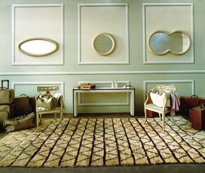 宝缇嘉著名的“编织包”也出现在其家居广告中