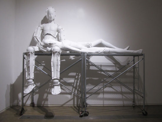 Pieta： 爱，Pieta： Love， 380 x 150 x 290 cm， FRP， 2011