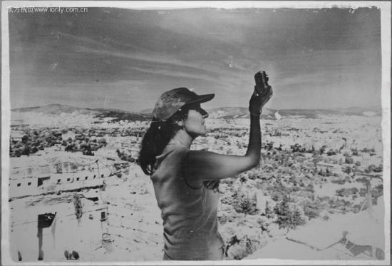 邵文欢，国际旅游者之经典废墟三，115x172cm，综合材料