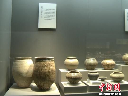 南京博物院展出中国最大体量原始瓷器