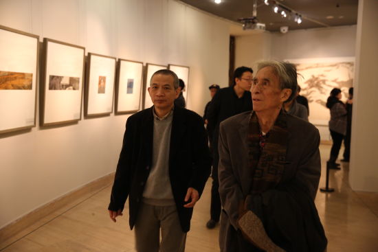 赵奇绘画展在中国美术馆展出