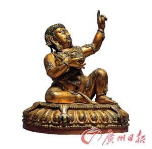 毗卢巴 　　明永乐 　　高29.2cm 　　宫廷 　　铜鎏金、漆金