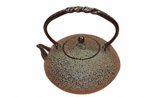 日本南部铁壶壶身的各式压花非常漂亮。