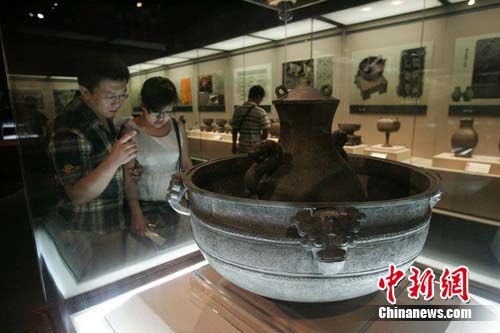 九连墩楚墓出土文物展在山西博物院开幕