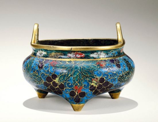 明中期 铜胎掐丝珐琅葡萄纹冲耳炉