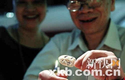 用火烧方法可以辨别象牙的真假。