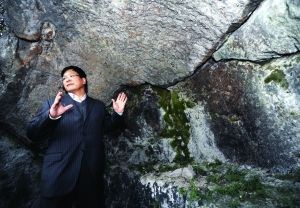 栖霞山发现新佛窟 5尊佛像早已消失