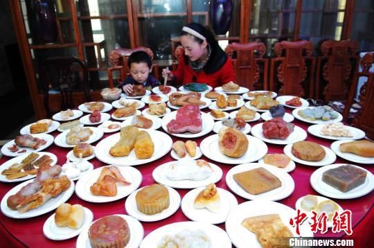 图片3：似乎隐隐飘香的“石头灌汤包”