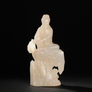 林志峰作荔枝洞石《观音》摆件 17.8×8.5×2.6cm，成交价18万元