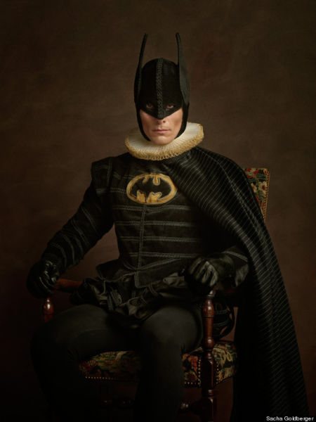 法摄影师让超人蝙蝠侠装“忧郁”