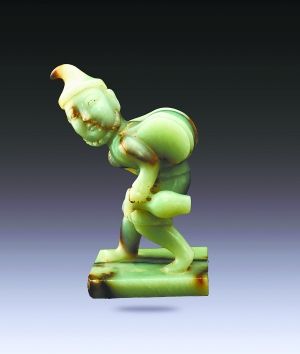 唐代玉背桶执壶形胡人