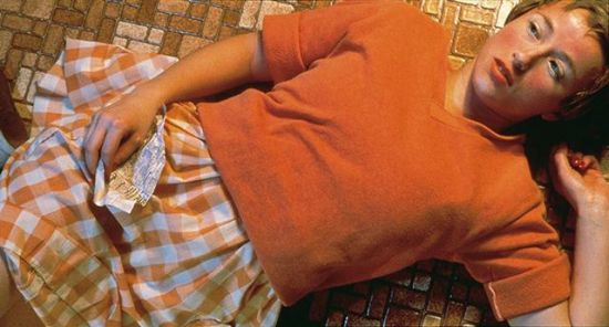 Untitled #96（无题96号），摄影：Cindy Sherman（1981），390万美元 图片来源：中国青年网