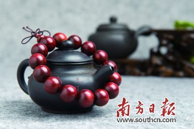 小叶紫檀18mm手串 产品